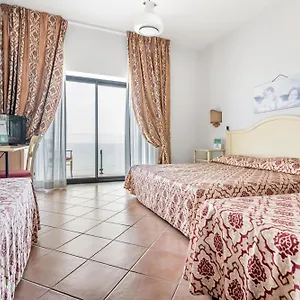 Hotel Hotiday, Cefalú